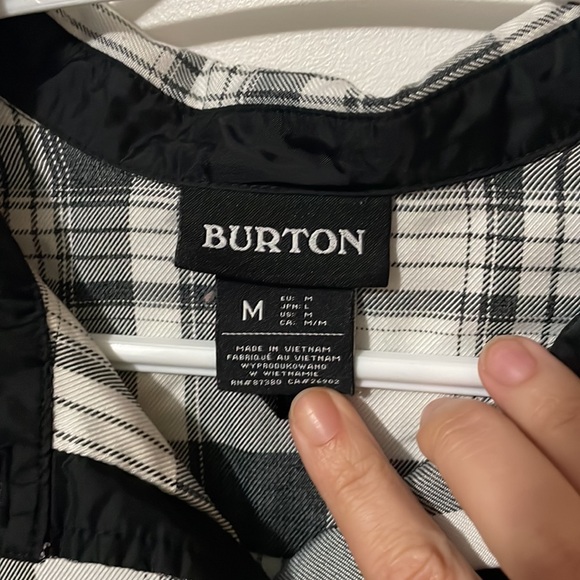 BURTON Grey Button/Snap-down Plaid. Sz M - Picture 4 of 7